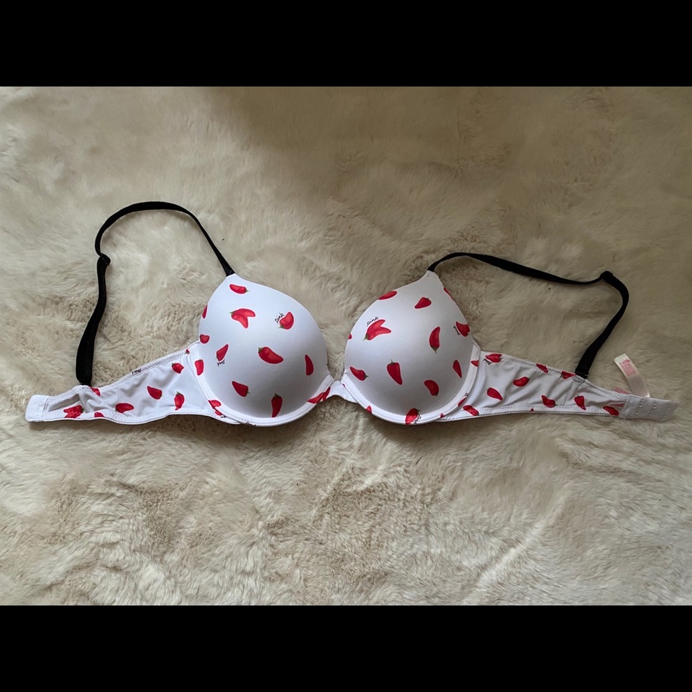 PINK Victoria’s Secret lightly lined bra